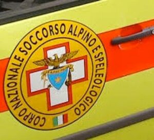Si perde nei boschi: ritrovata dai soccorritori