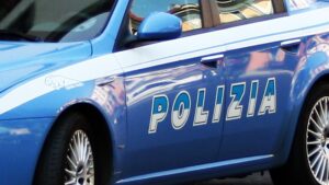 Praschese fermato dalla Stradale: senza assicurazione e con patente scaduta da 10 anni