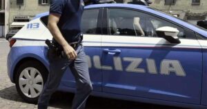 Marijuana, eroina e cocaina nascosta in auto: in due nei guai