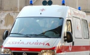 Scontro tra auto: quattro feriti lievi, tra cui due bambini