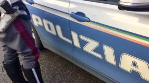 Patente falsa e alticcio alla guida: 23enne rumeno nei guai