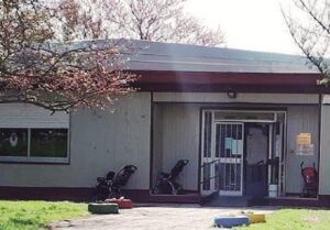 Tra gli immobili a rischio c’è anche la scuola Materna ‘Moro’