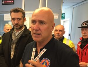 La rivolta dei medici contro il capo dell’Unità di Crisi