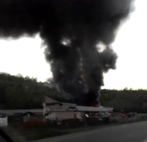 A fuoco capannone dell’ex EdilCassine