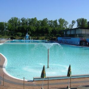 «La piscina rimarrà chiusa». Uno stabilimento curativo aprirà ad agosto