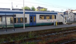 Tagli alla linea Acqui-Asti: il comitato dei pendolari non ci sta