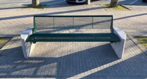 Cassine, panchine nuove in piazza Italia