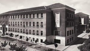 Il primo autentico edificio scolastico di Valenza