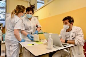 Vaccini, ecco le date per l’accesso diretto negli hub della provincia