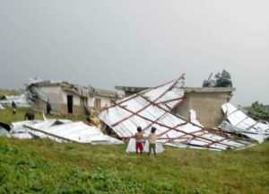 Scoperchiato il tetto della scuola: NeedYou e Lions per il Congo
