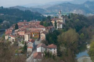 Spigno: ‘Camminata di Pasquetta’ con pranzo in musica a Villa Tassara