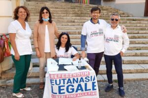 Referendum eutanasia legale: anche Lucchini tra i firmatari