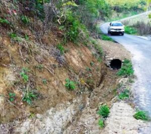 Visone: pulizia dei fossi lungo le strade del paese