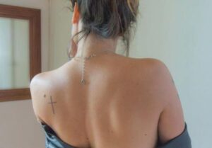 Una mostra “Di schiena” per le donne vittime di violenza