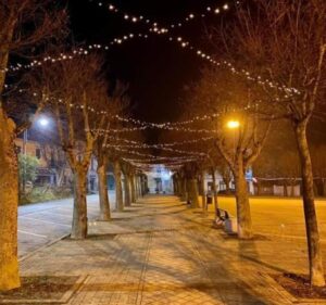 A Cassine gli alberi di Natale addobbati dai cittadini