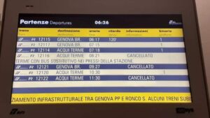 Due ore di ritardo, poi il treno per Genova viene cancellato