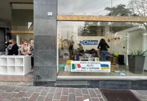 Acqui per l’Ucraina: il punto raccolta è già colmo di donazioni