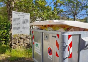 Quei bidoni, perché proprio lì? La spiegazione del sindaco