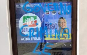 Scritte su vetrine dei comitati, la Roso: “Non ci faremo intimorire”