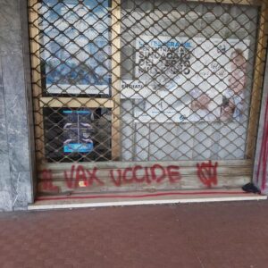Acqui, imbrattata con scritte No Vax la sede della Uil