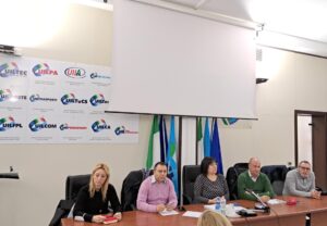 “I reparti chiudono ma non vogliono stabilizzare il personale”