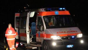 Si sente male e finisce contro un albero: Ivan muore all’ospedale