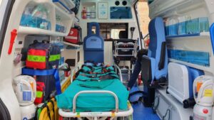 Due motociclisti, un uomo e una donna, gravi all’ospedale