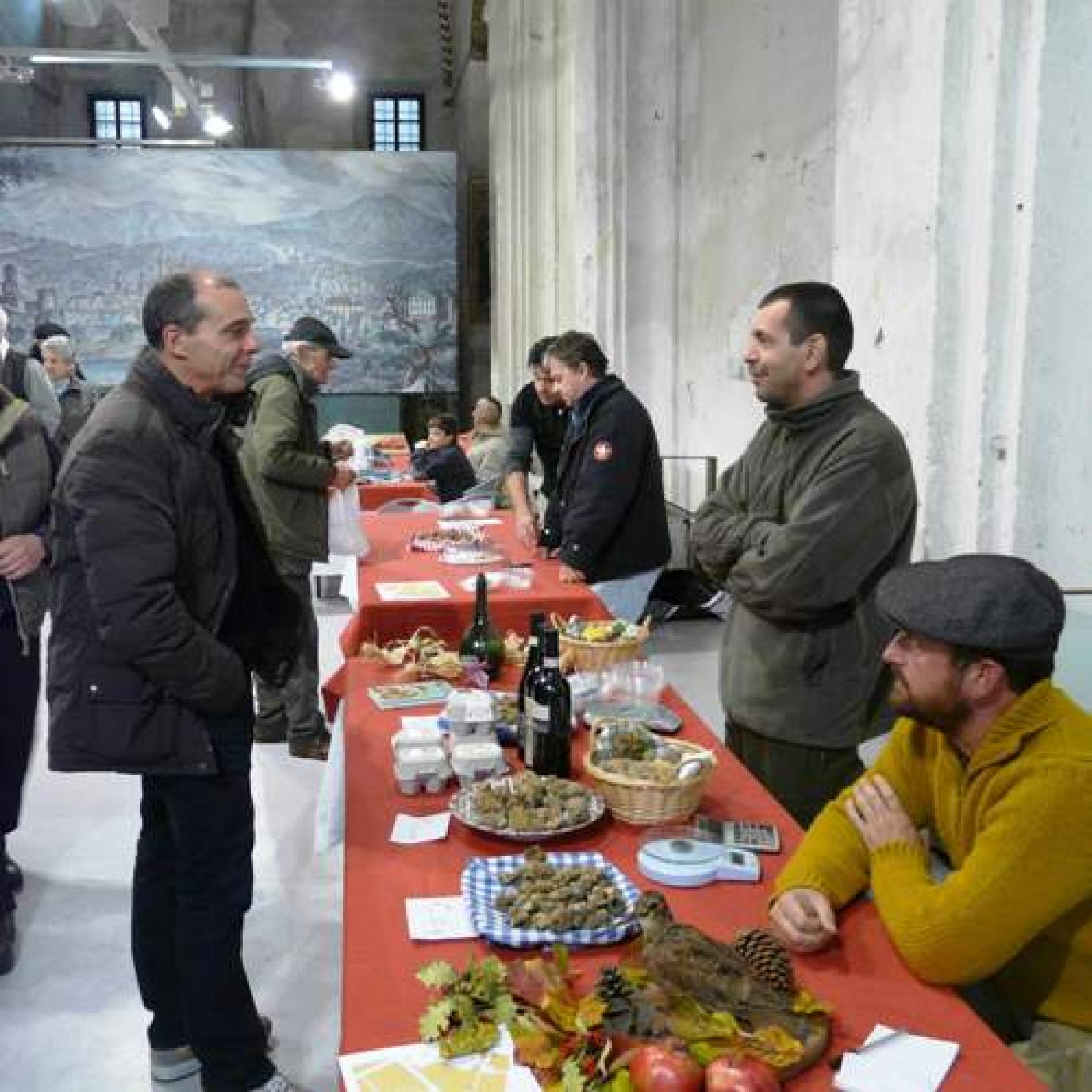 Vino a Tartufi, a spasso tra le bellezze della città