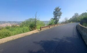 Passeggiata Montestregone: ora è asfaltata e con i guard rail