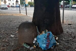 “In piazza Ferraris è tornato il degrado: così non si può”