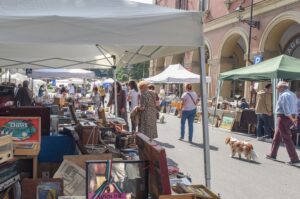 Domenica riparte il mercatino Sgaientò: regole nuove e meno caos