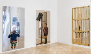 Da Pistoletto a Marco Lodola: ‘Superfici’ alla GlobArt Gallery