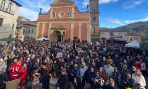 Polentonissimo: tanta gente in paese nonostante il meteo