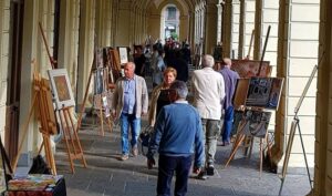 Domenica sotto i portici di corso Bagni c’è ‘Primavera d’arte’