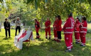 Agli Archi Romani la panchina rossa dello Sportello ‘La Fenice’