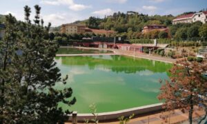 Acqui, piscina dei Bagni: una cittadina scrive al prof. Bassetti