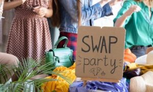 Al Movicentro c’è lo Swap Party, scambio gratuito di abiti usati