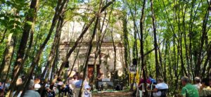 Concerto nel bosco, saxofoni, rose: le iniziative di domenica