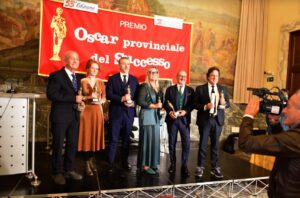 A Palazzo Monferrato l’Oscar del successo al professor Oliveri