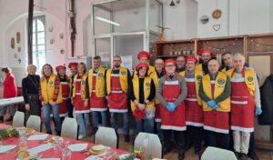 Più di ottanta persone per il pranzo solidale del Lions Club