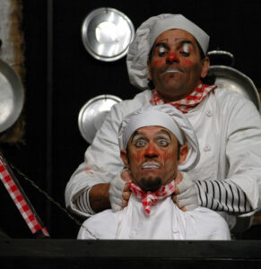 Teatro per le famiglie, burattini e antiquariato: le proposte di domenica