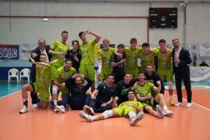 Negrini va sotto, poi si ritrova e vince al tiebreak