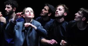 Danzare nella Sala Ovale: esperienza profonda con il pubblico