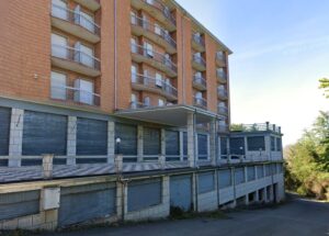 Restyling ex hotel Pineta: «Lavori al via in primavera»