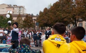 Tutti in piazza in pigiama per sostenere la ricerca sulla fibrosi