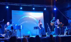 A Monastero “Chiudo gli occhi e penso a te” per Teatro nelle Valli