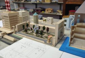 A Palazzo Robellini il design e i modelli degli studenti del Parodi