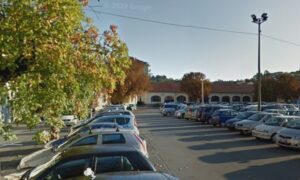 Acqui, danni alle auto in piazza don Dolermo: individuato l’autore