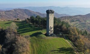 A Monastero una domenica in trekking con il “Giro delle 5 torri”