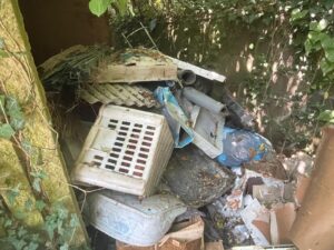 Acqui Terme, fonte Acqua Franca: cresce lo sdegno per la discarica abusiva